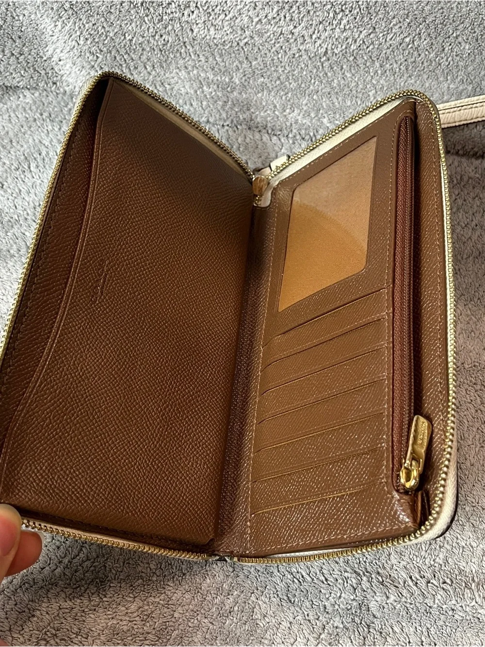 Coach Cream Leather Wristlet Wallet with gold hardware